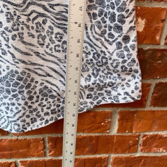 Z Supply womens large leopard animal print vneck short sleeve top - Picture 8 of 9
